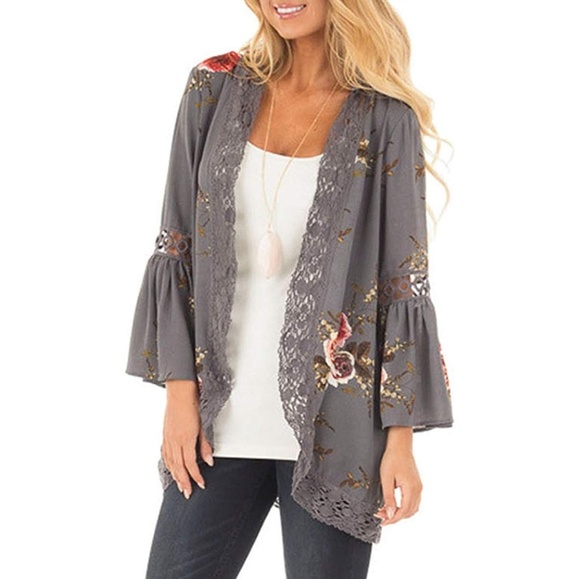 Floral Kimono W/ Lace Patchwork - Picture 2 of 8
